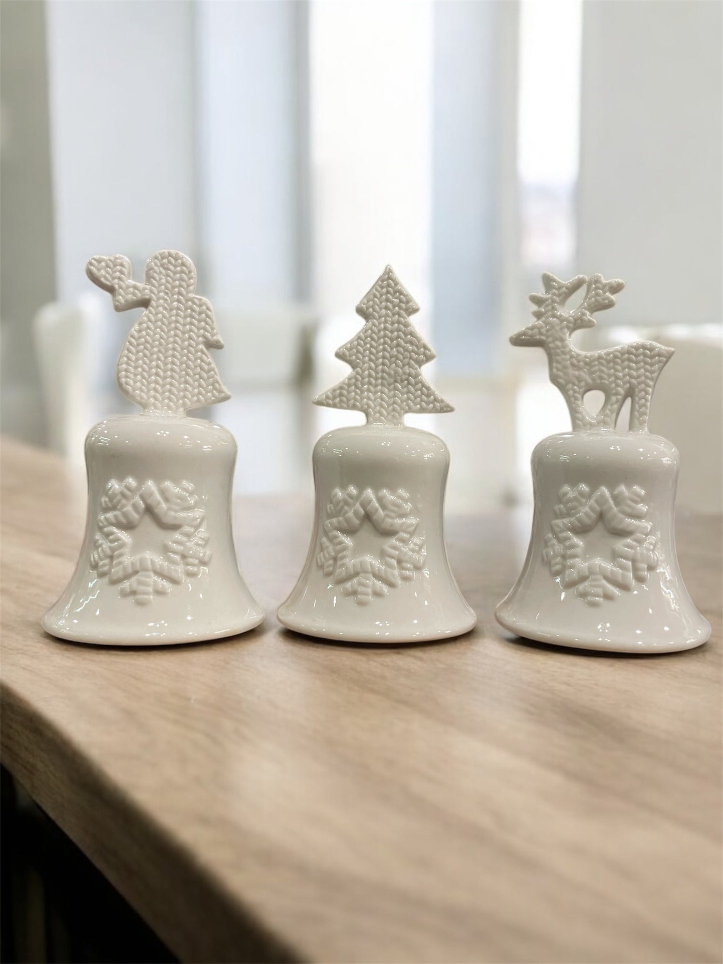 Assorted bells porcelain 12 cm (3 pcs)