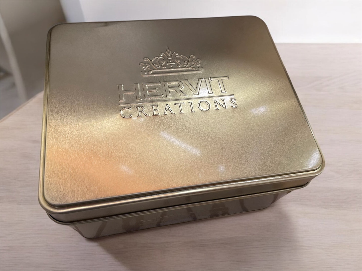 Christmas kids with HERVIT metal box (2 pcs)