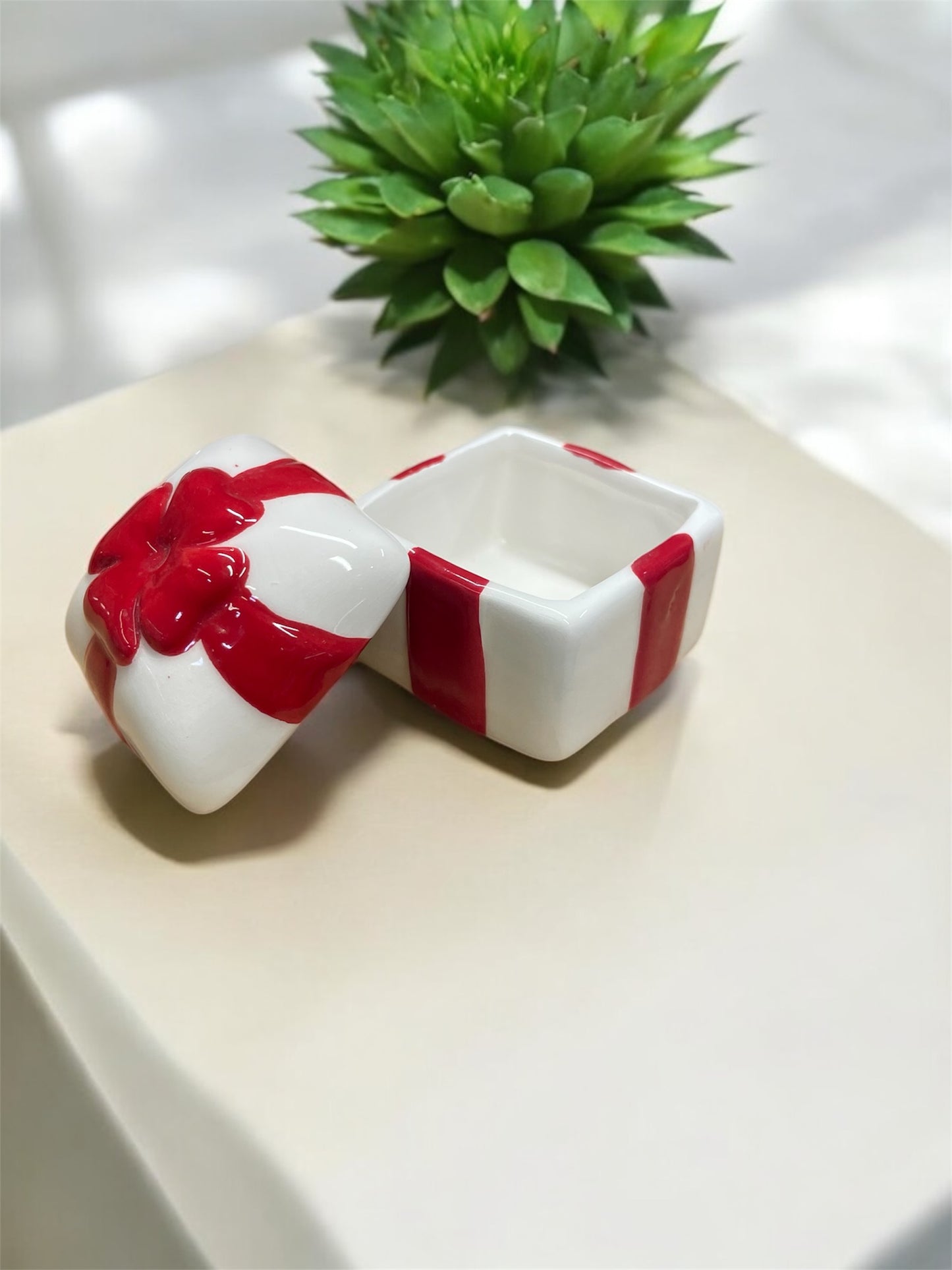 Gift porcelain (4.5 x 4.5 cm)