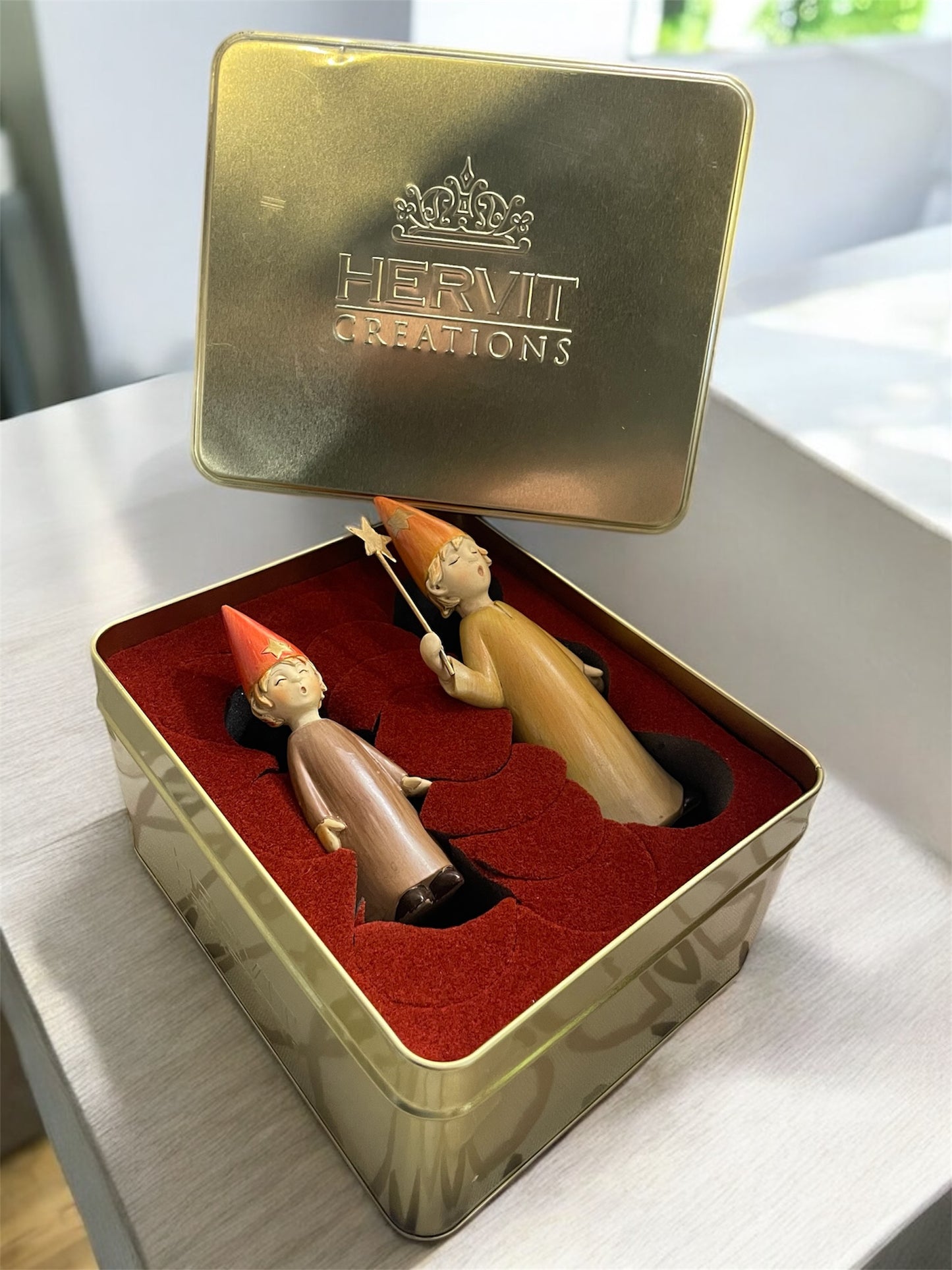 Christmas kids with HERVIT metal box (2 pcs)