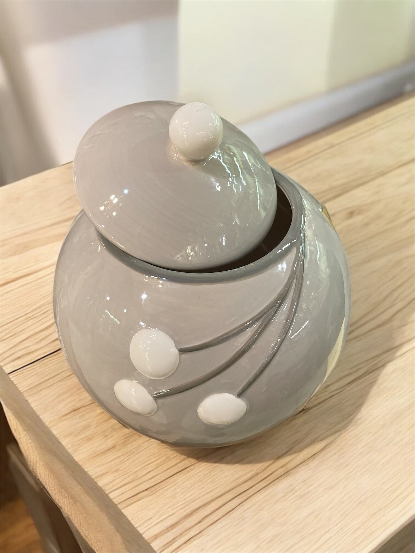 Ceramic vase (Hervit) 21x21 cm (with box)